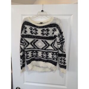 Express Womens Gray Back and Cream Fluffy Aztec Pattern Sweater Size SP